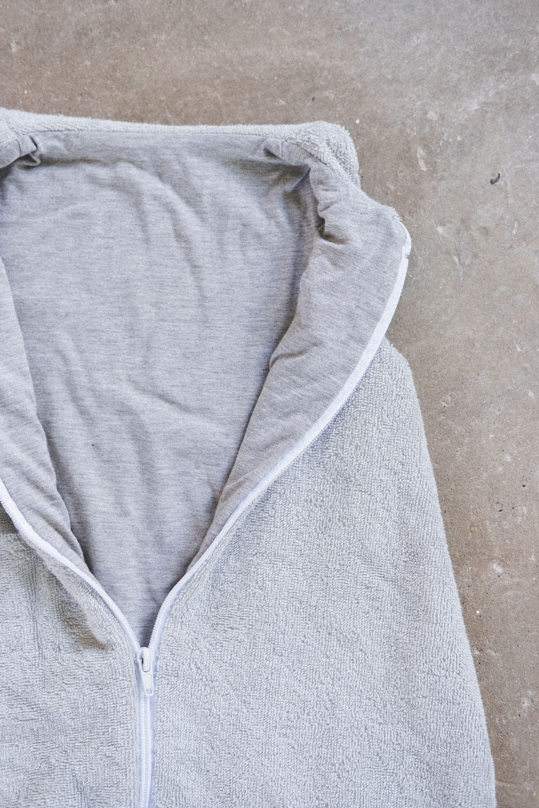 Schlafsack aus Frottee Grau