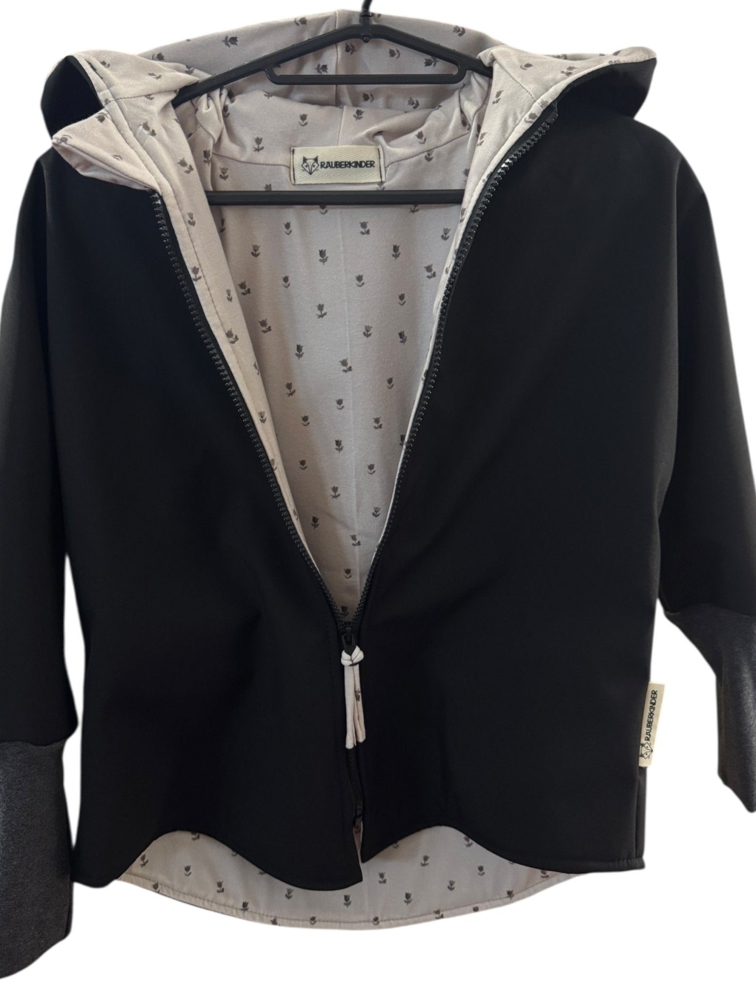 Einzelstück / Softshelljacke Anthrazit - Blumenliebe, Größe 110/116 - Räuberkinder