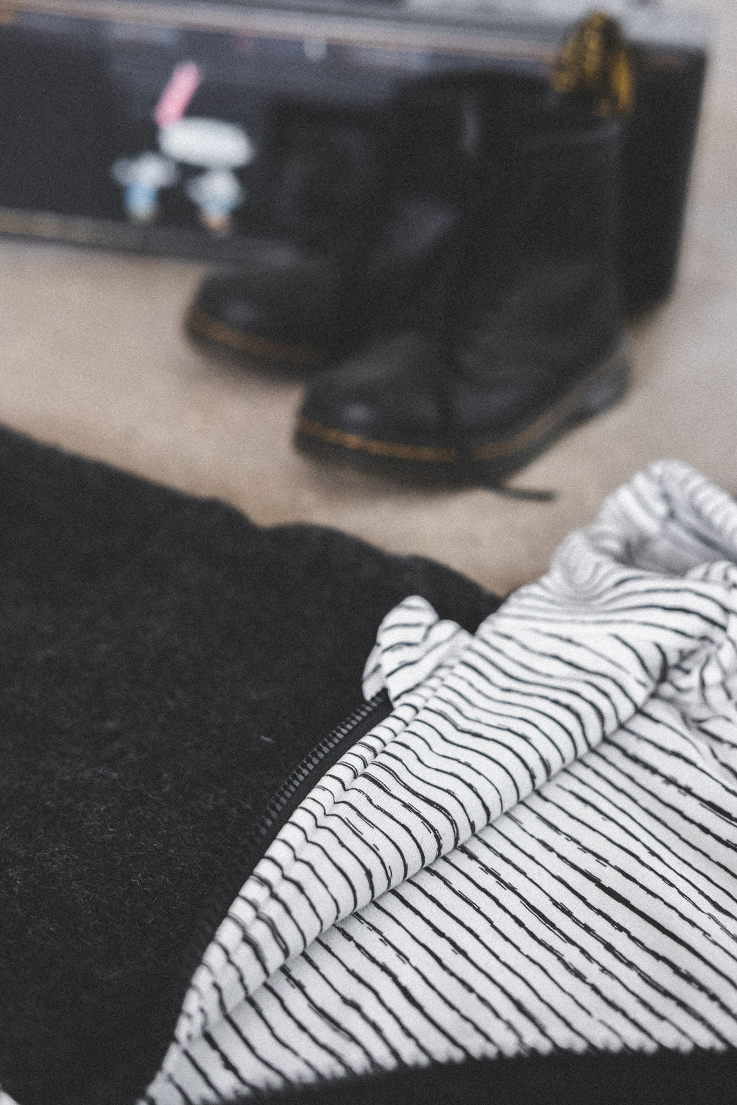 Matschkind Wollwalkoverall Anthrazit / Streifenhörnchen - Räuberkinder