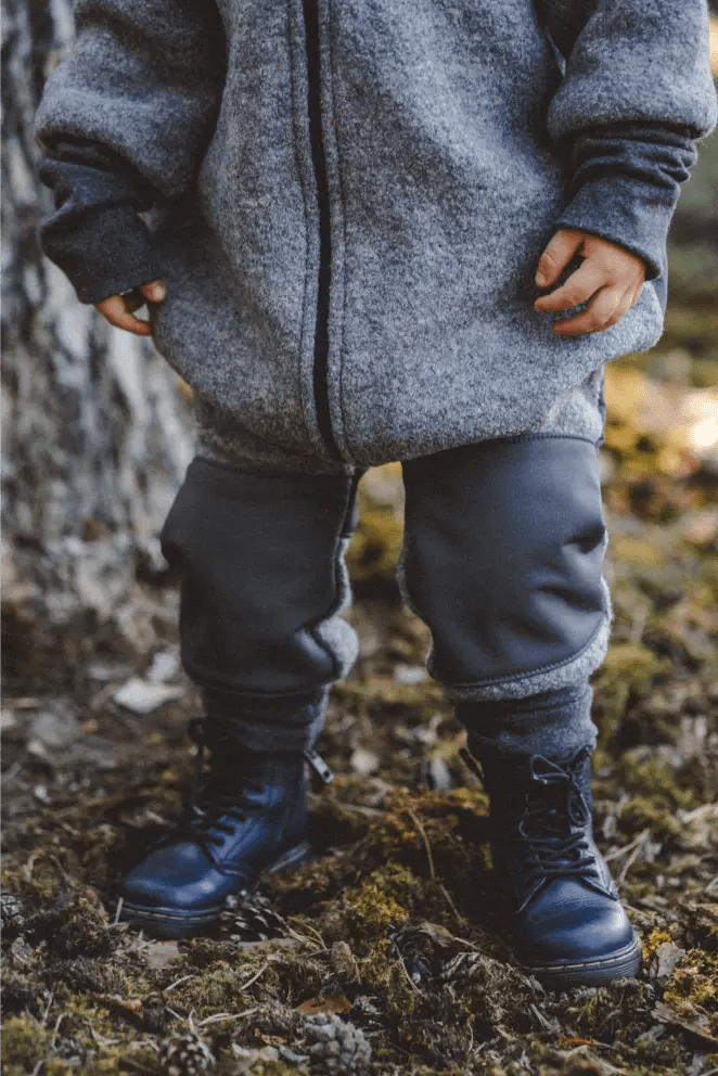 Matschkind Wollwalkoverall Kinder Grau mit Bauernhof - Overall - Räuberkinder 2