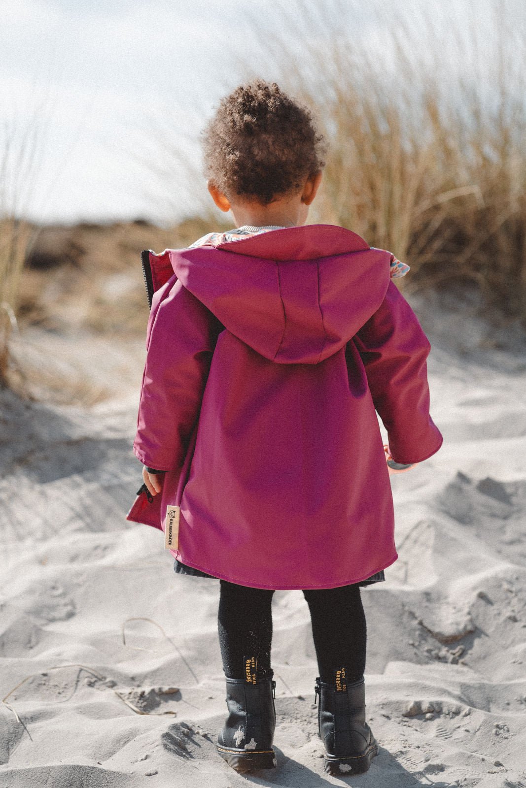 Regenjacke Beere / Blumen Bunt - Räuberkinder