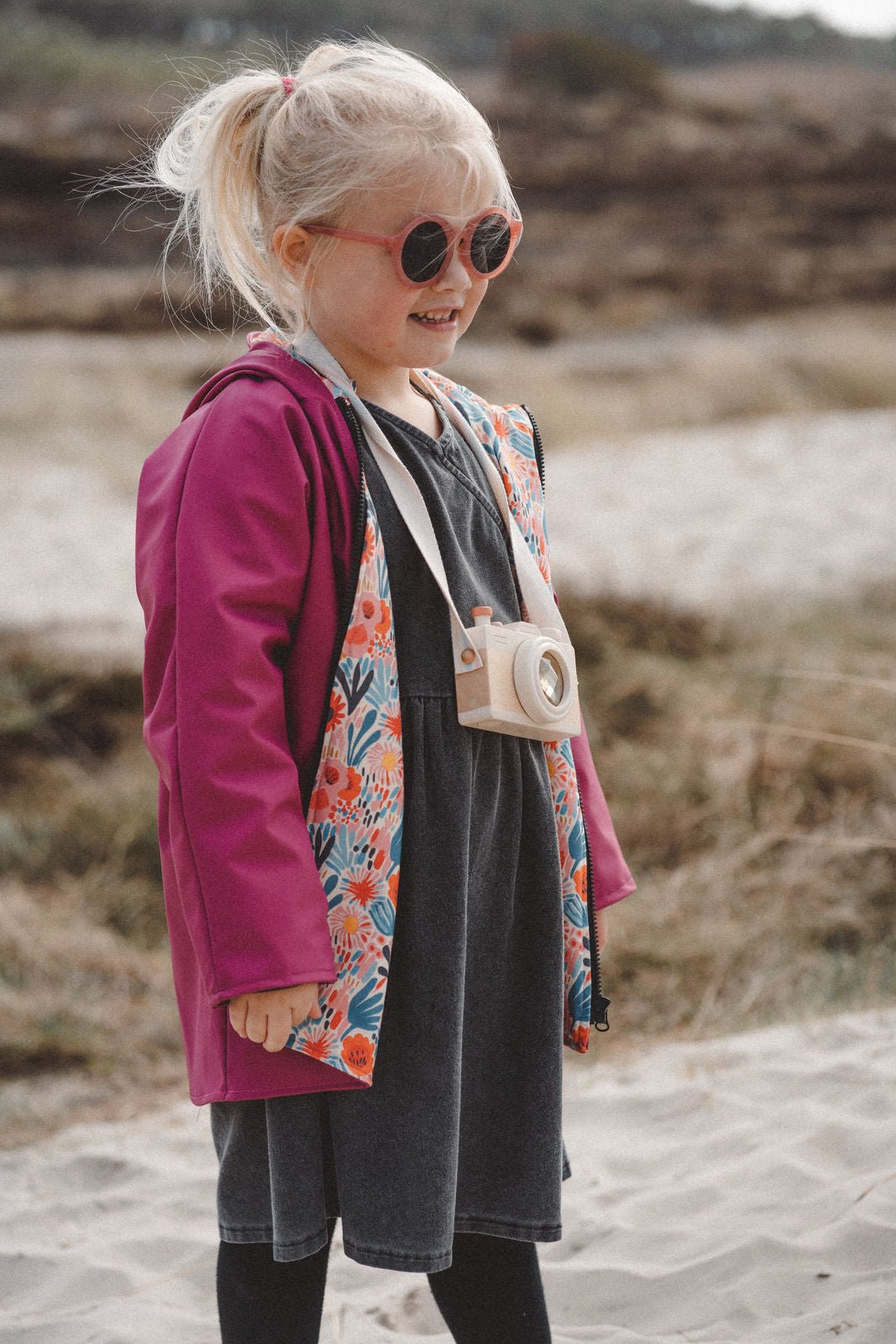 Regenjacke Beere / Blumen Bunt - Räuberkinder