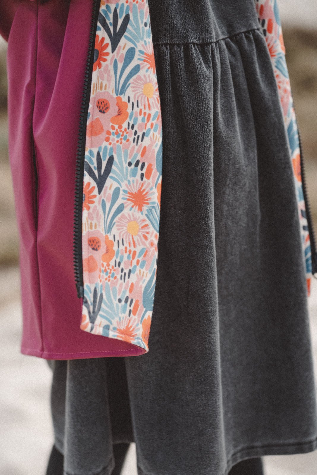 Regenjacke Beere / Blumen Bunt - Räuberkinder