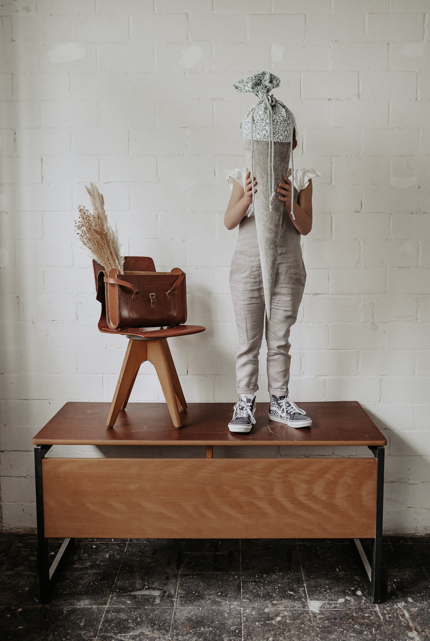 Schultüte aus Feincord Blumenranken / Mint - Räuberkinder