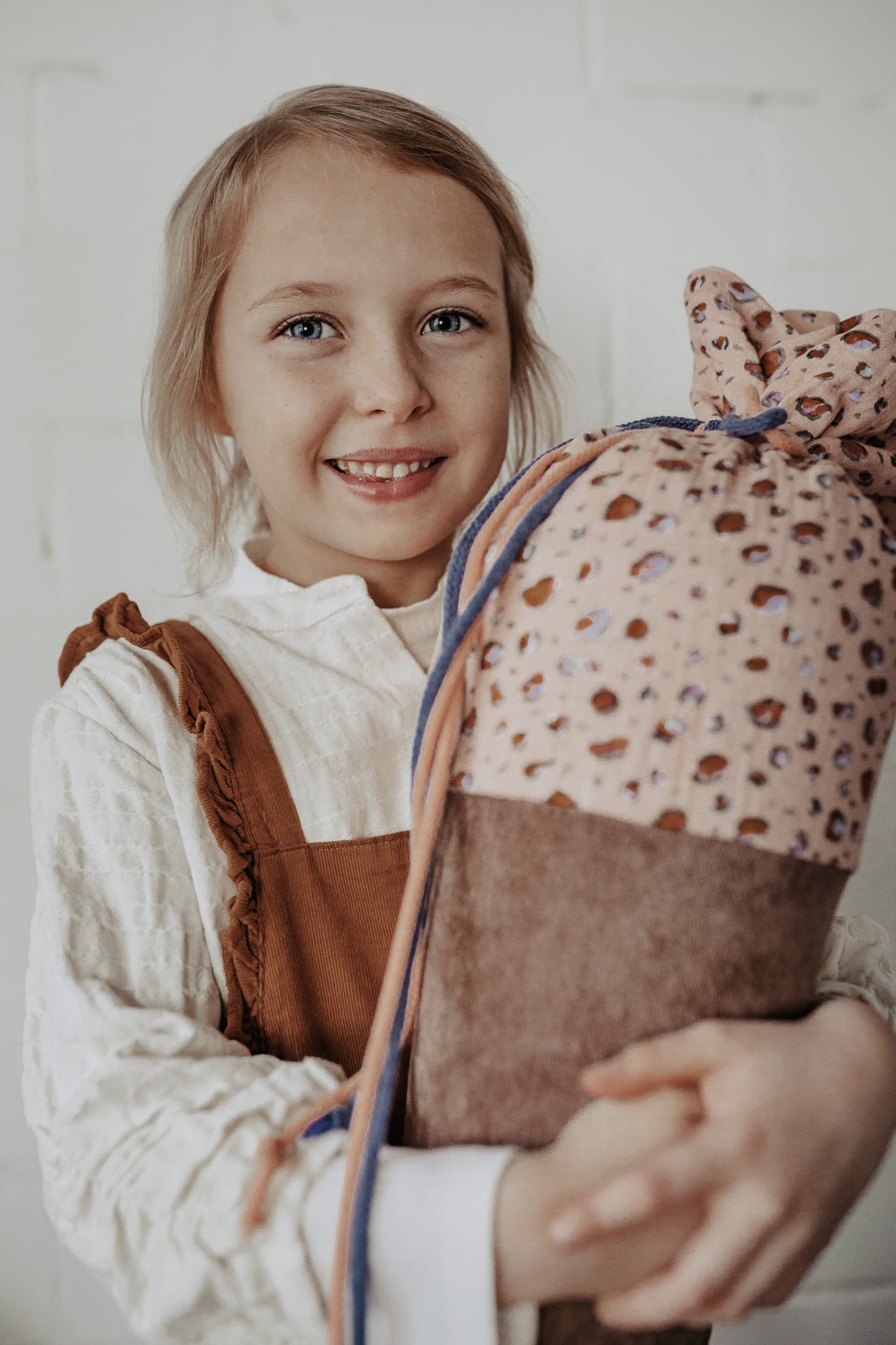 Schultüte aus Feincord Leoprint/ Nude - Räuberkinder