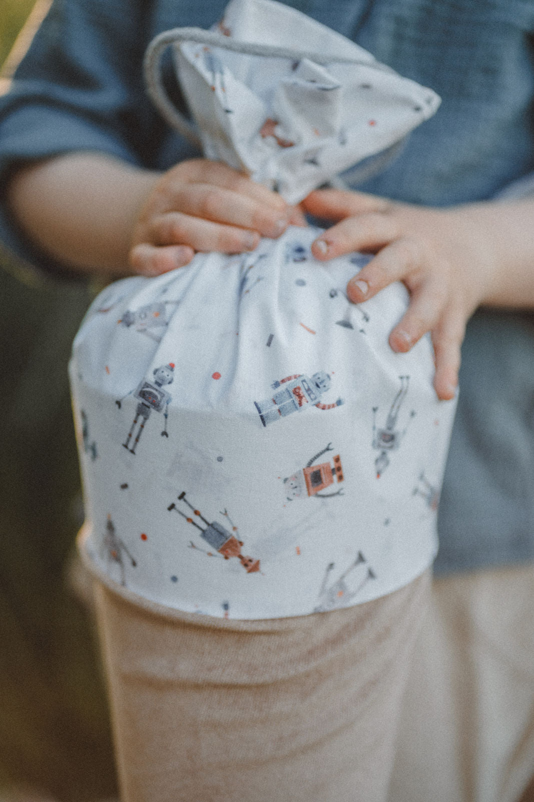 Schultüte aus Feincord Sand/ Roboter - Räuberkinder