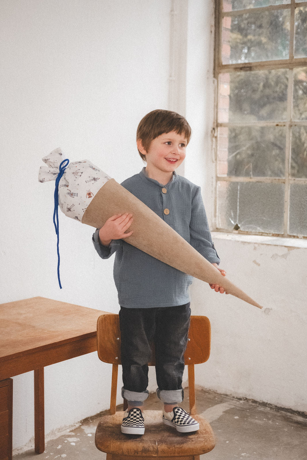 Schultüte aus Feincord Sand/ Roboter - Räuberkinder