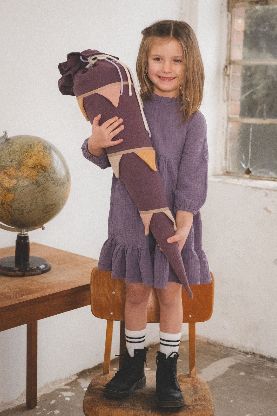 Schultüte aus Musselin Heidelbeere mit Wimpelkette - Räuberkinder