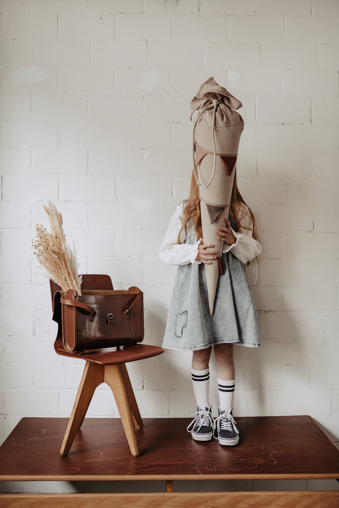 Schultüte aus Musselin Sand mit Wimpelkette Rost - Taupe - Altrosa - Räuberkinder