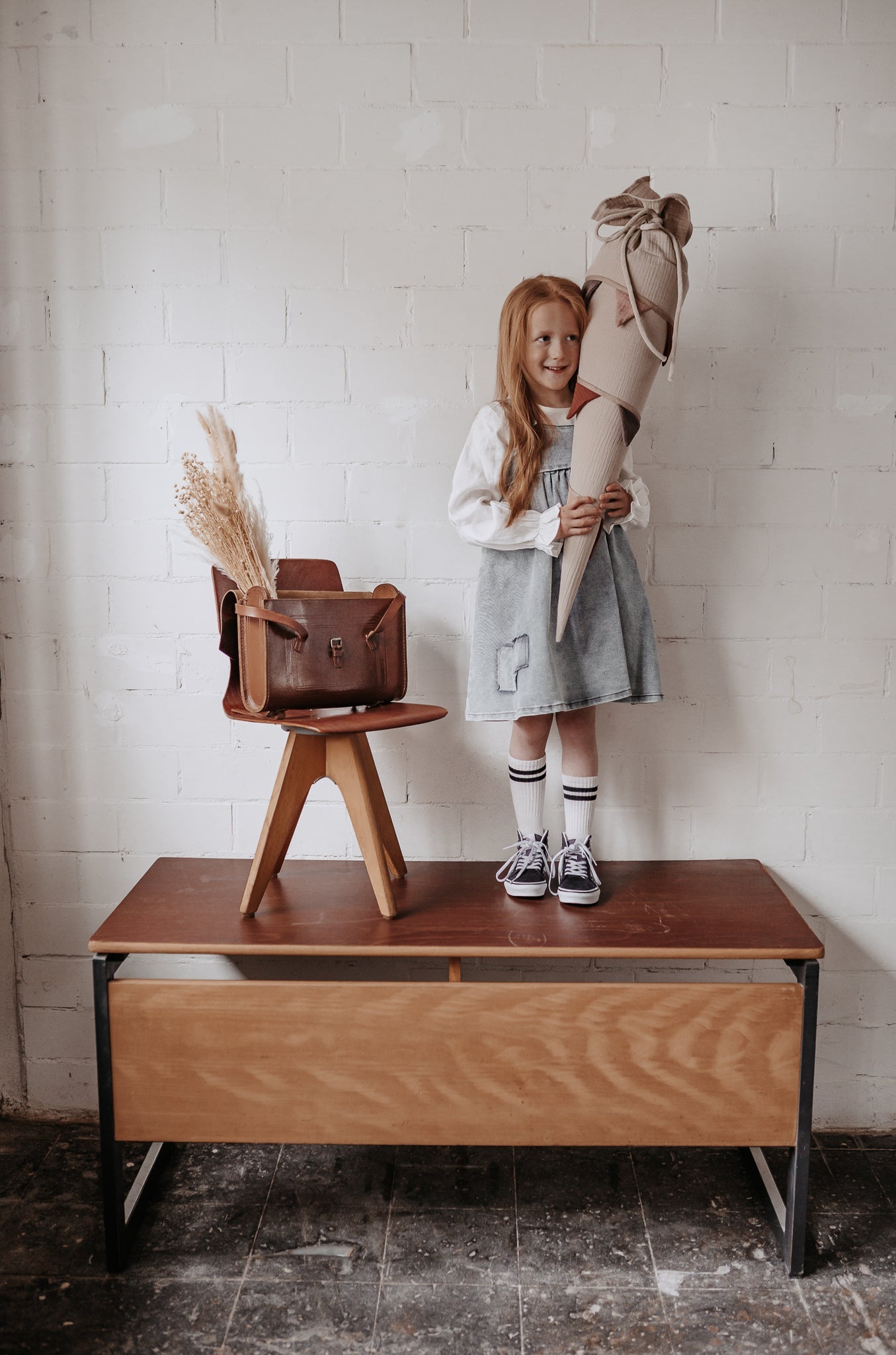Schultüte aus Musselin Sand mit Wimpelkette Rost - Taupe - Altrosa - Räuberkinder