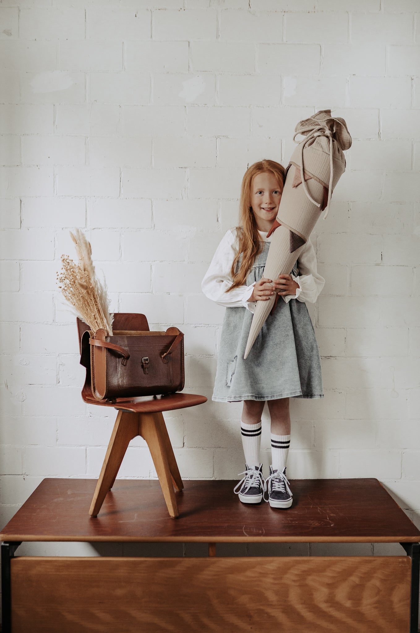 Schultüte aus Musselin Sand mit Wimpelkette Rost - Taupe - Altrosa - Räuberkinder
