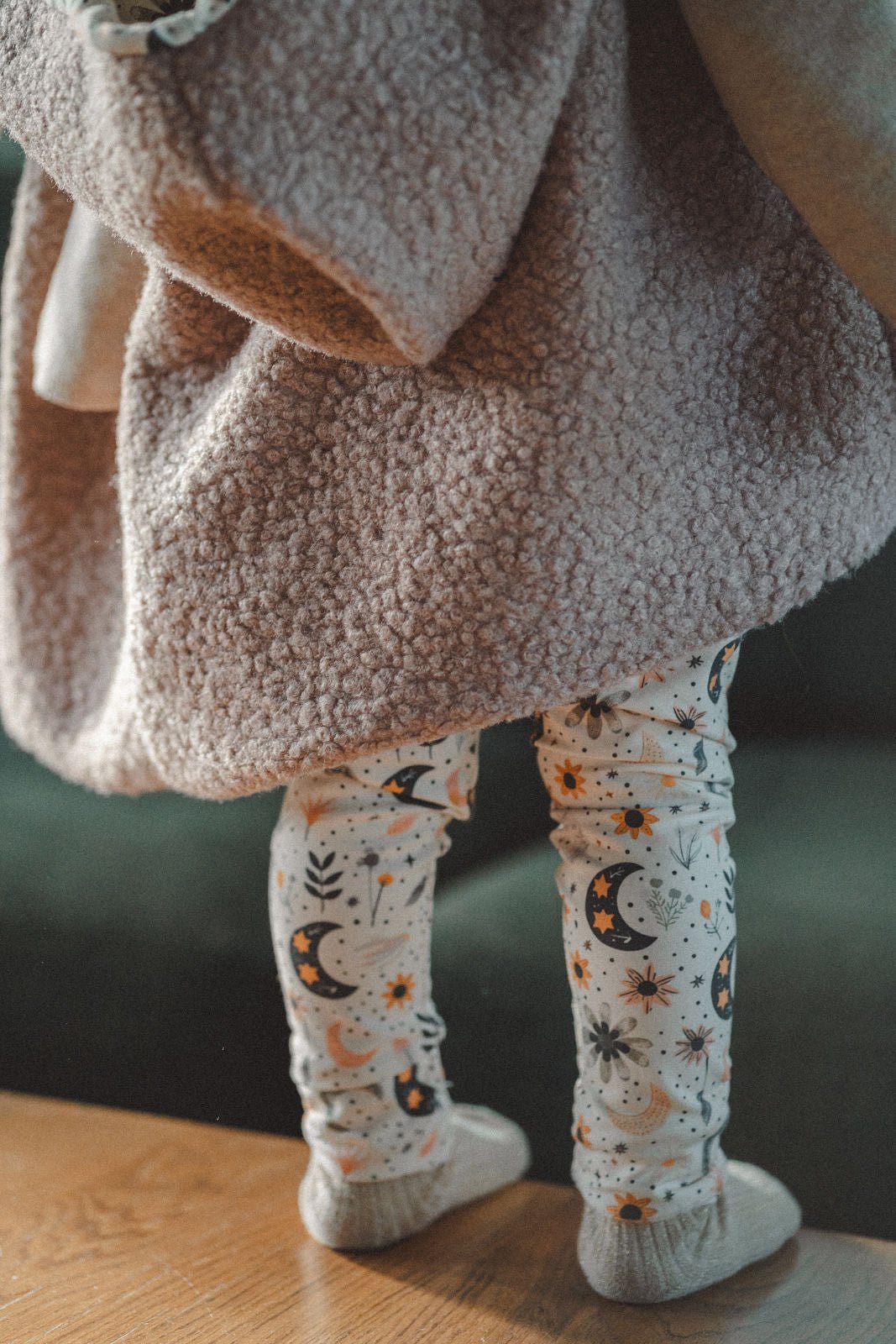 Teddyweste aus Bouclé - Rosa x Boho Mond - Räuberkinder