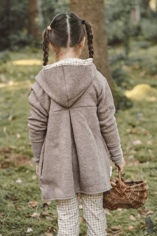 Wollwalk Mantel Kinder in A-Linie mit Kapuze Taupe und Herzen Karo - Räuberkinder 3
