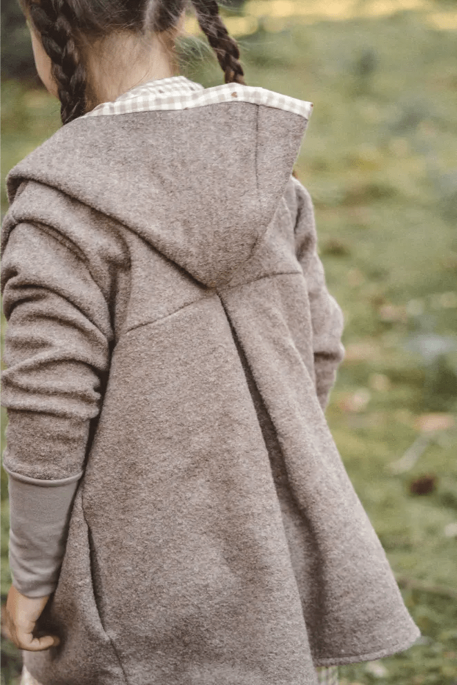 Wollwalk Mantel Kinder in A-Linie mit Kapuze Taupe und Herzen Karo - Räuberkinder 4
