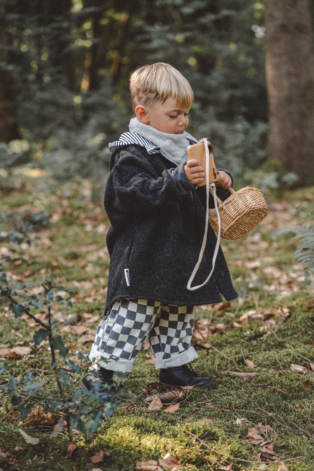 Wollwalk Oversize Jacke Kinder Anthrazit mit Streifen Schwarz - Räuberkinder 1
