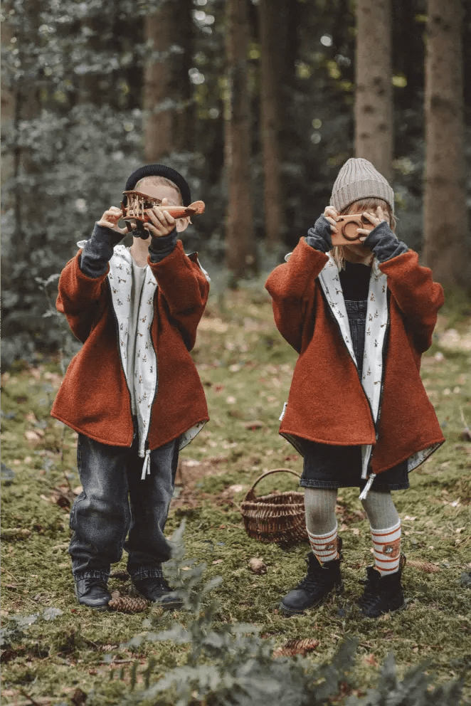 Wollwalk Oversize Jacke Kinder Rost mit Wichtel - Räuberkinder 4