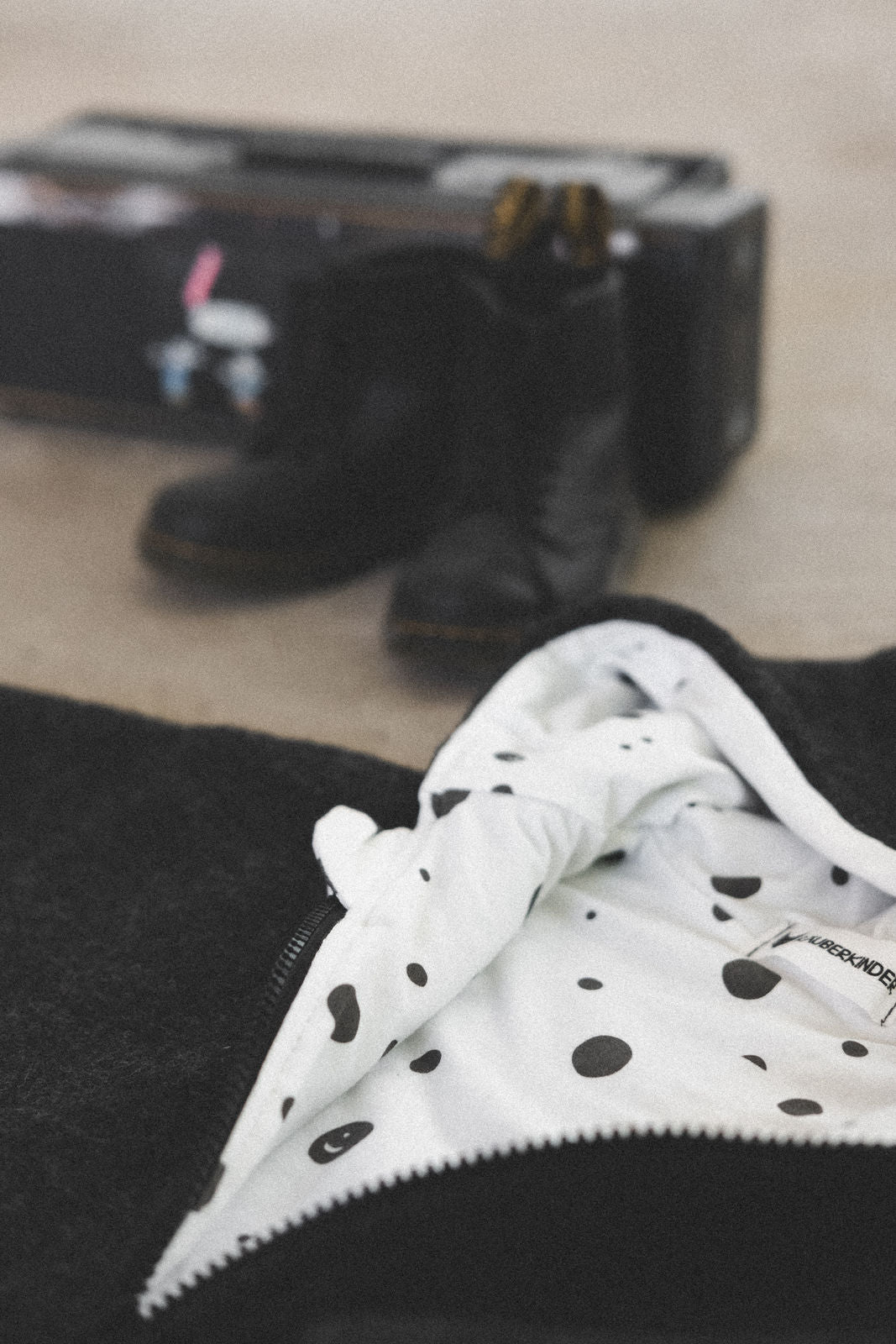 Wollwalkjacke Anthrazit / Kritzelpunkte - Räuberkinder