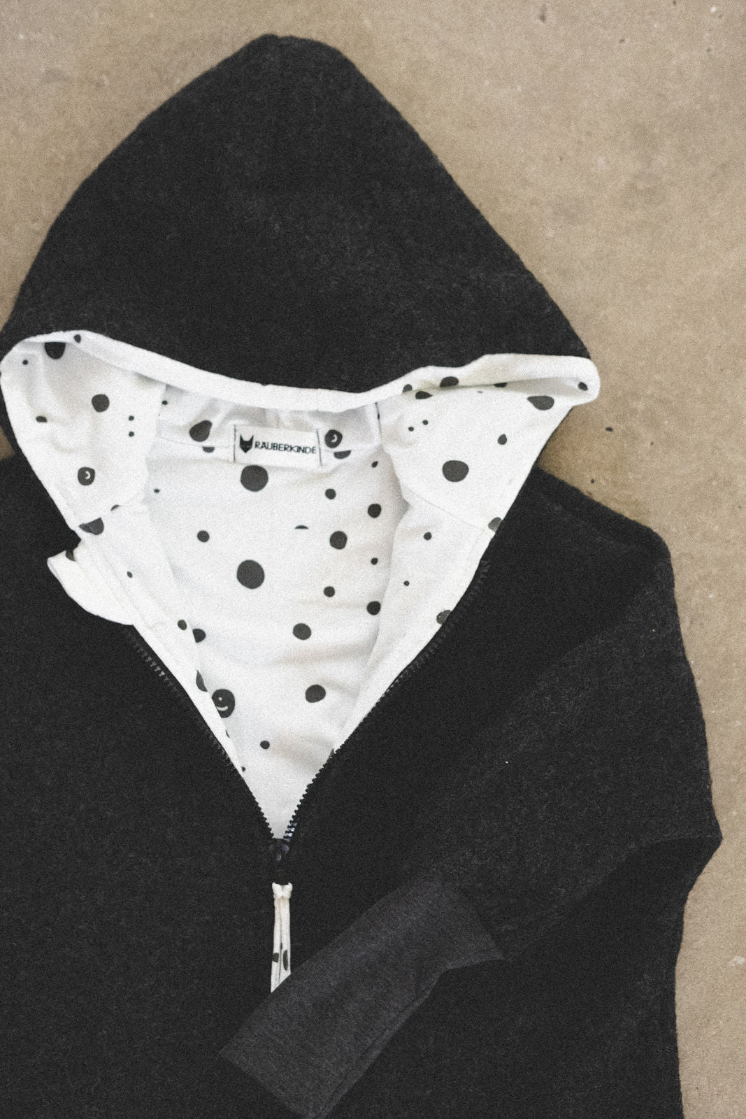 Wollwalkjacke Anthrazit / Kritzelpunkte - Räuberkinder