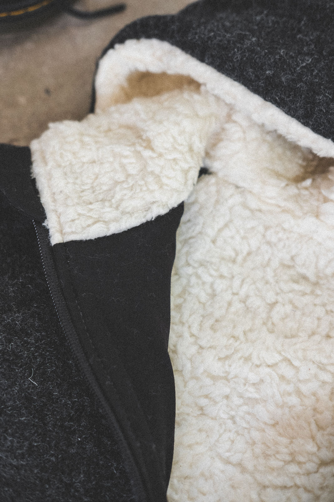 Matschkind woolen walkoverall anthracite / teddy fur