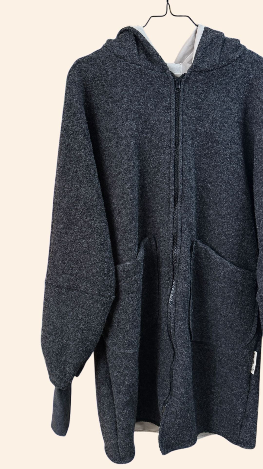 Einzelstück / Damenjacke aus Wollwalk / Anthrazit / Sand / Größe XS - S - Räuberkinder