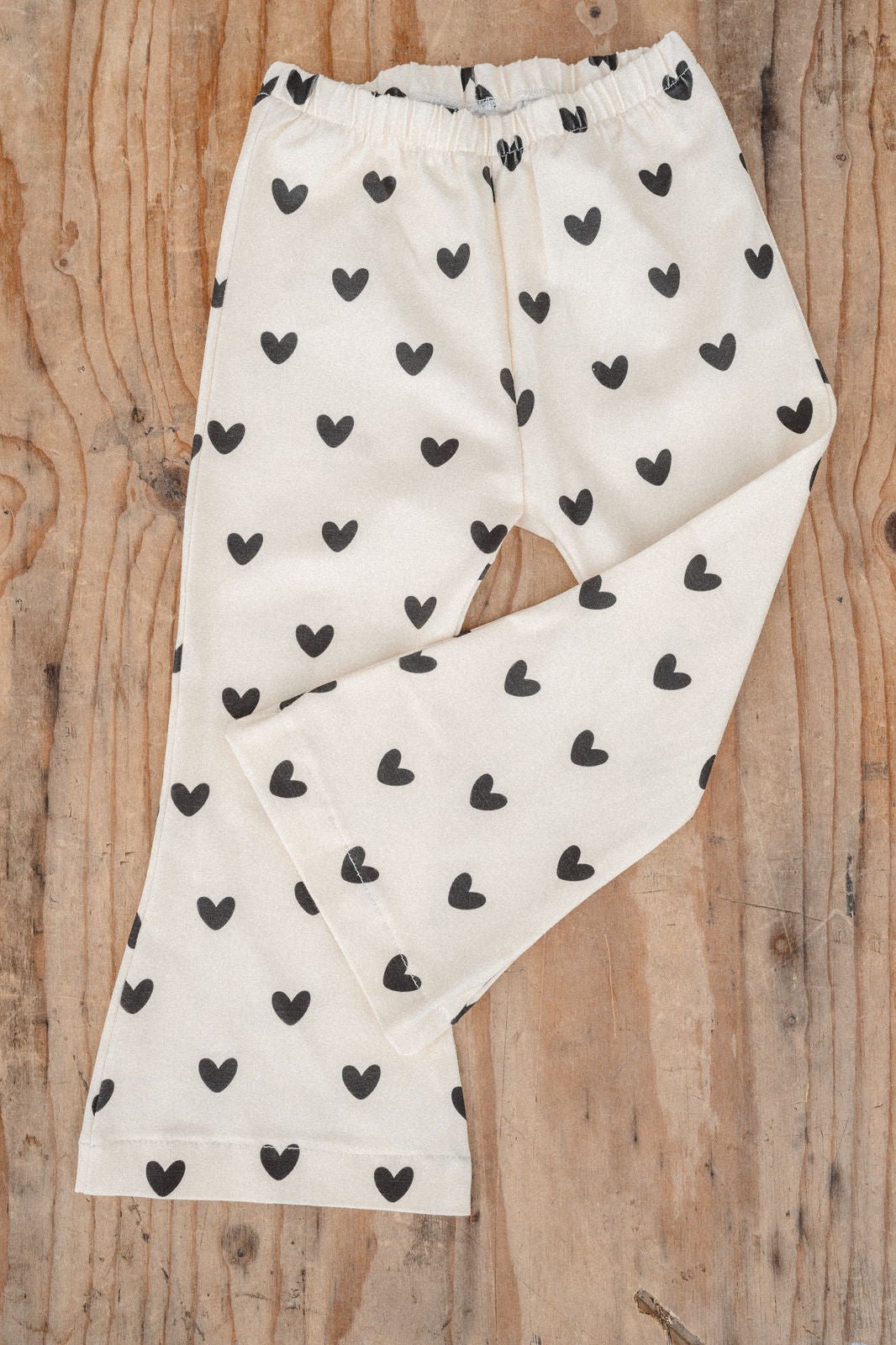 Leggings mit Schlag - Herzen Schwarz - Räuberkinder