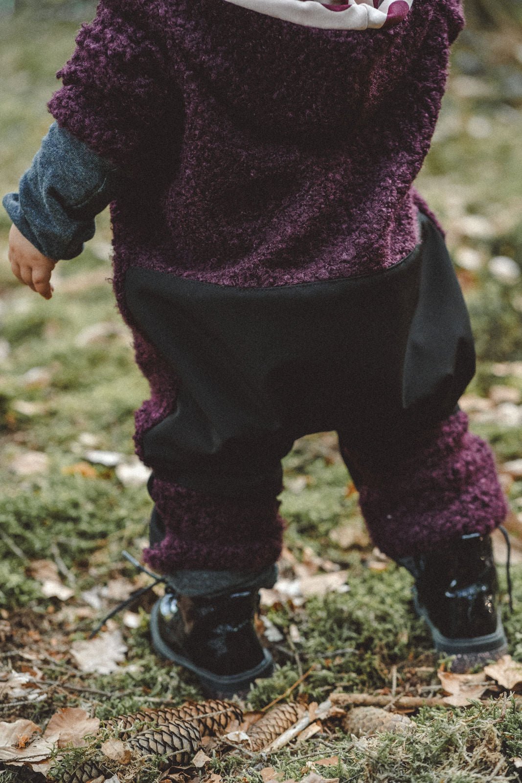 Teddyanzug Kinder mit Softshell Bordeaux und Punkte - Räuberkinder 3