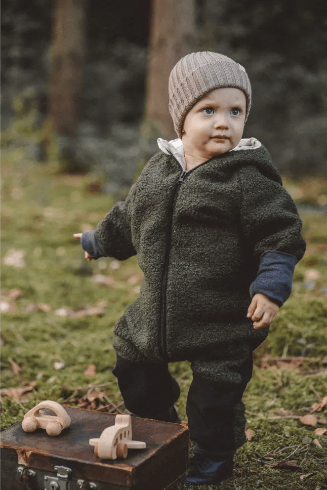Teddyanzug Kinder mit Softshell Olive und Camping - Räuberkinder 1