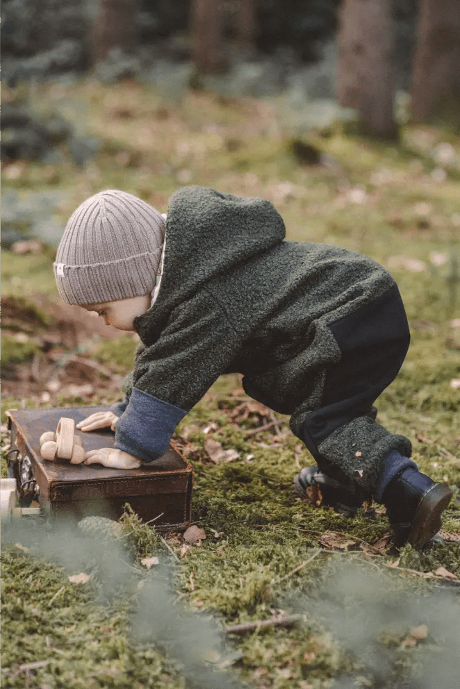 Teddyanzug Kinder mit Softshell Olive und Camping - Räuberkinder 3
