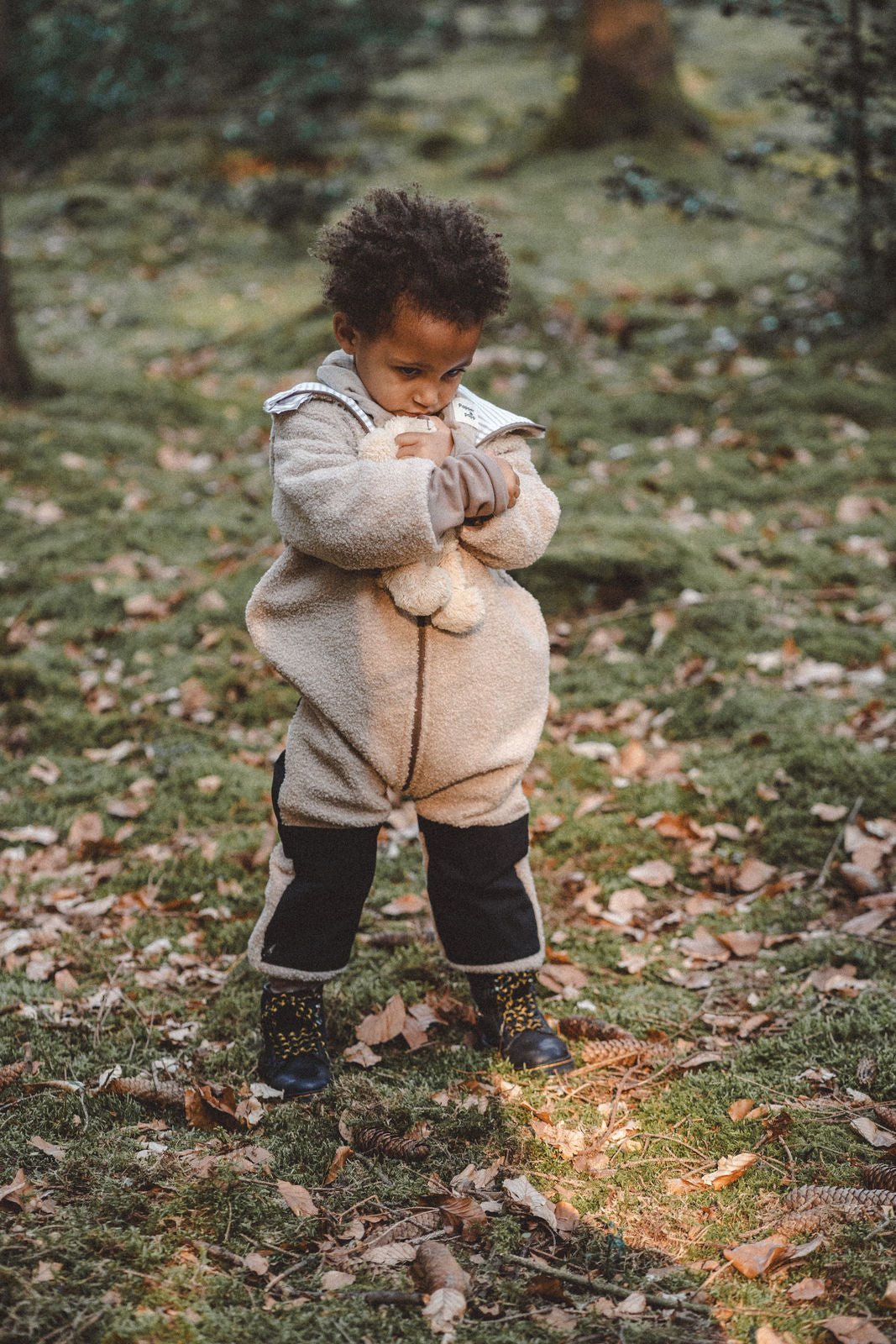 Teddyanzug Kinder mit Softshell Sand und Stripes Beige - Räuberkinder 2