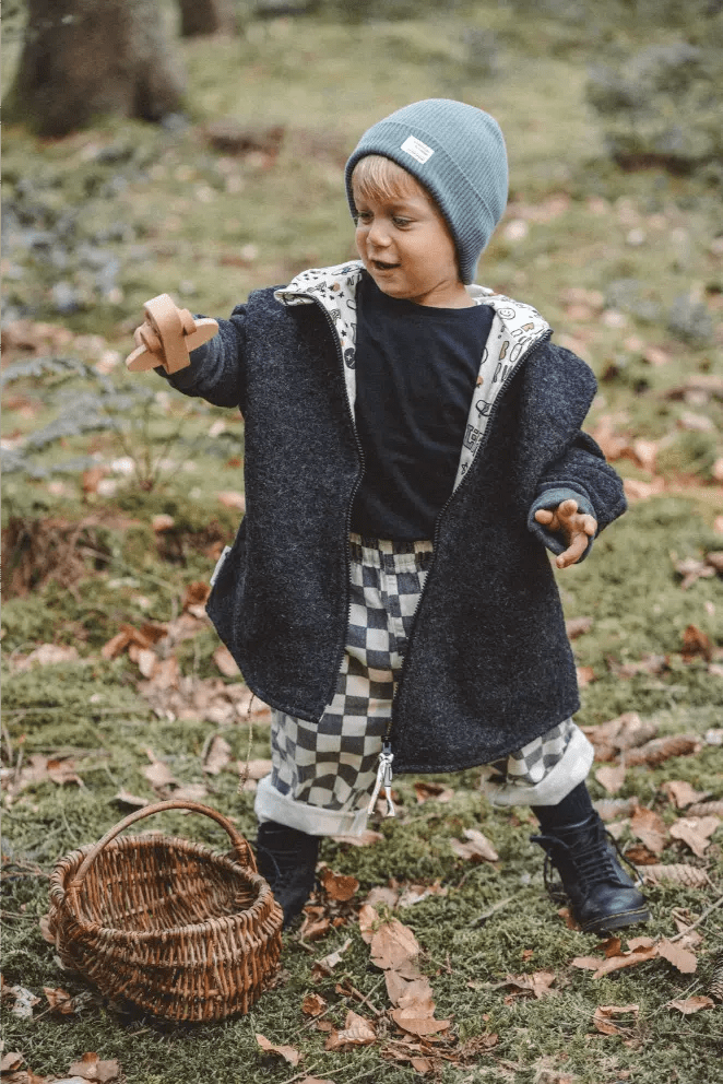 Wollwalk Oversize Jacke Kinder Anthrazit mit Skaterboy - Räuberkinder 1