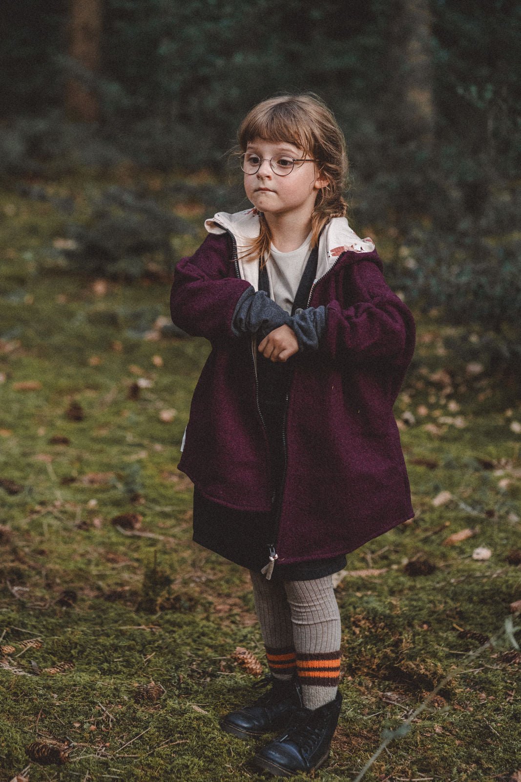 Wollwalk Oversize Jacke Kinder Bordeaux mit Esel - Räuberkinder 1