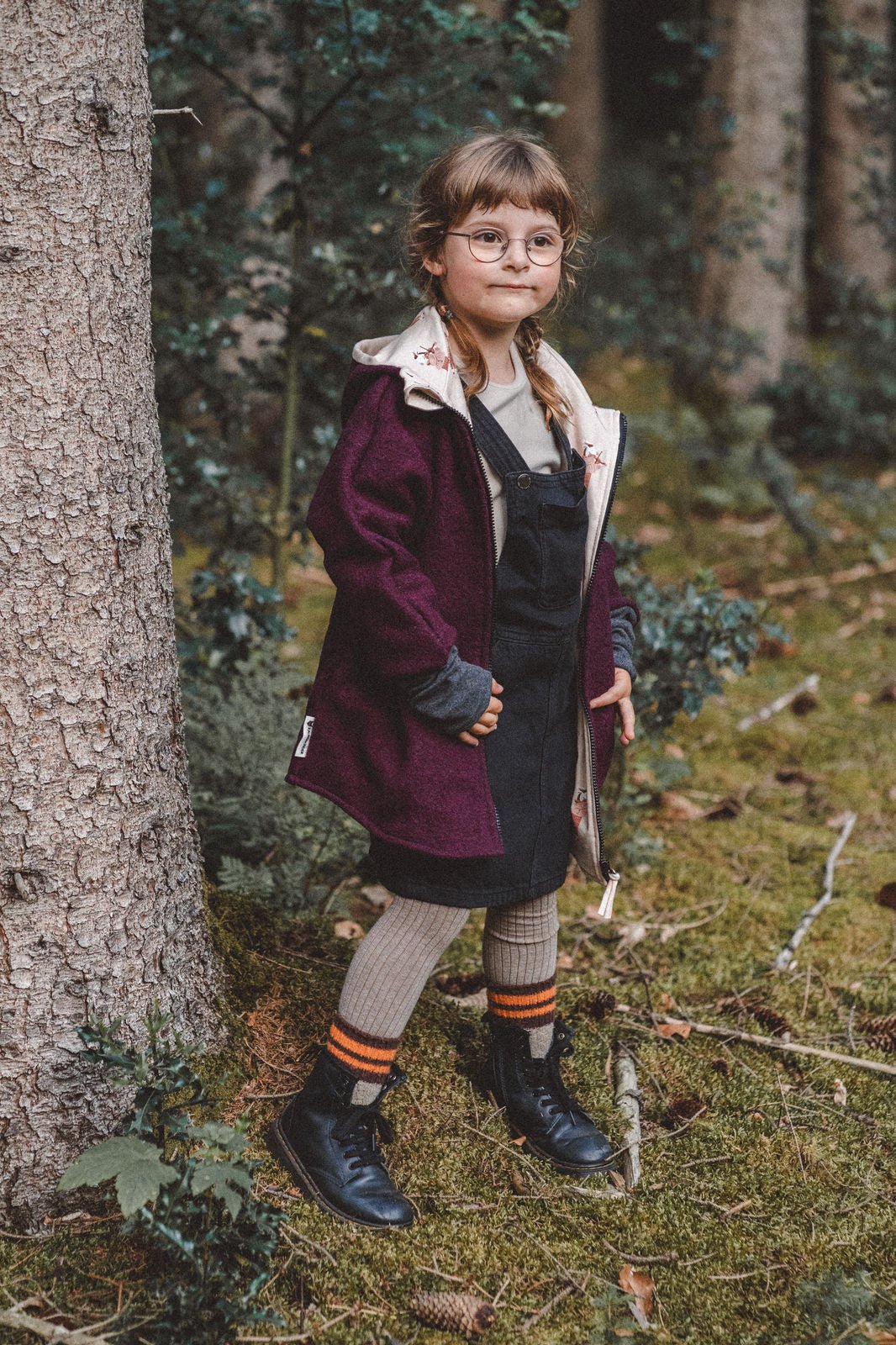 Wollwalk Oversize Jacke Kinder Bordeaux mit Esel - Räuberkinder 3