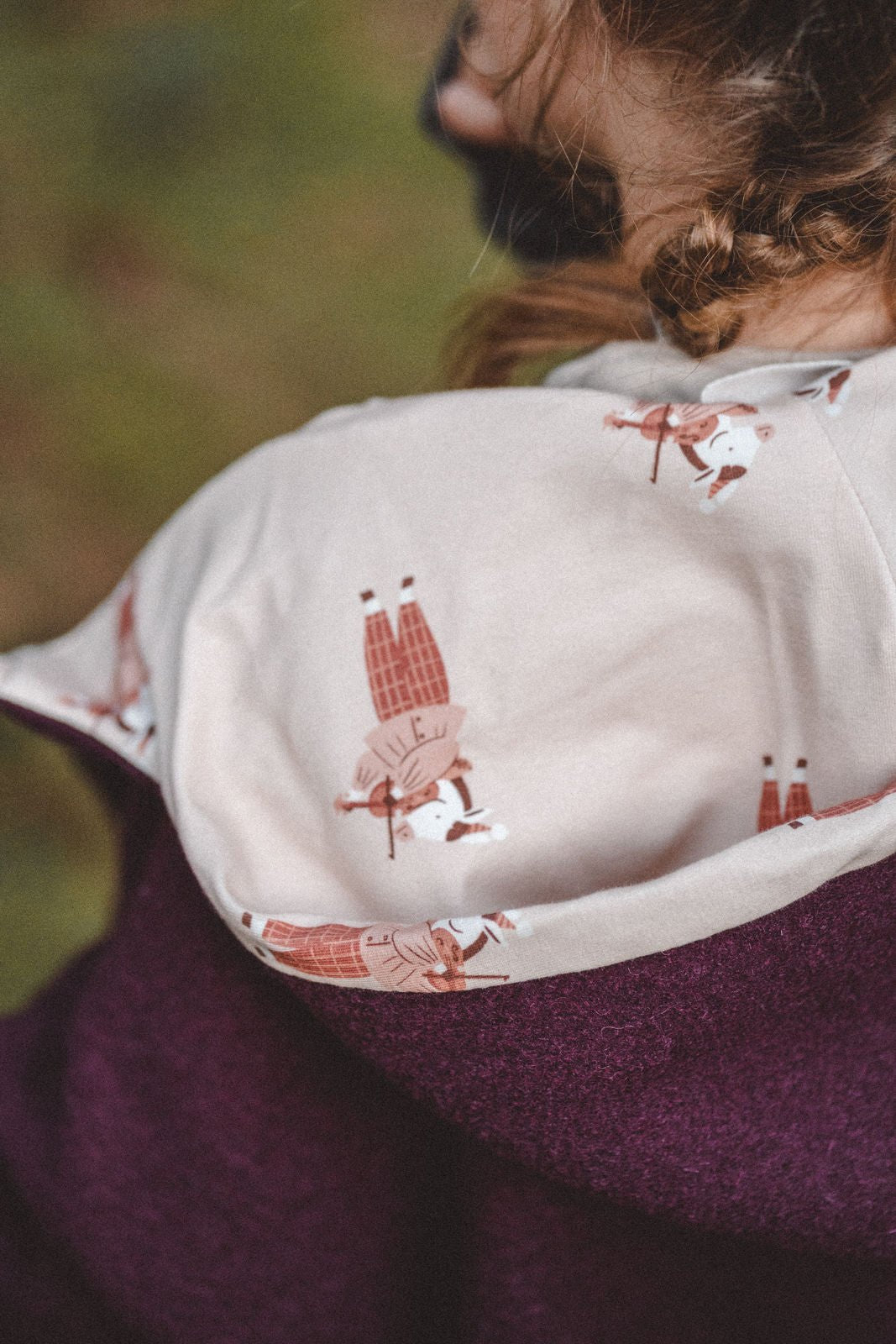 Wollwalk Oversize Jacke Kinder Bordeaux mit Esel - Räuberkinder 2