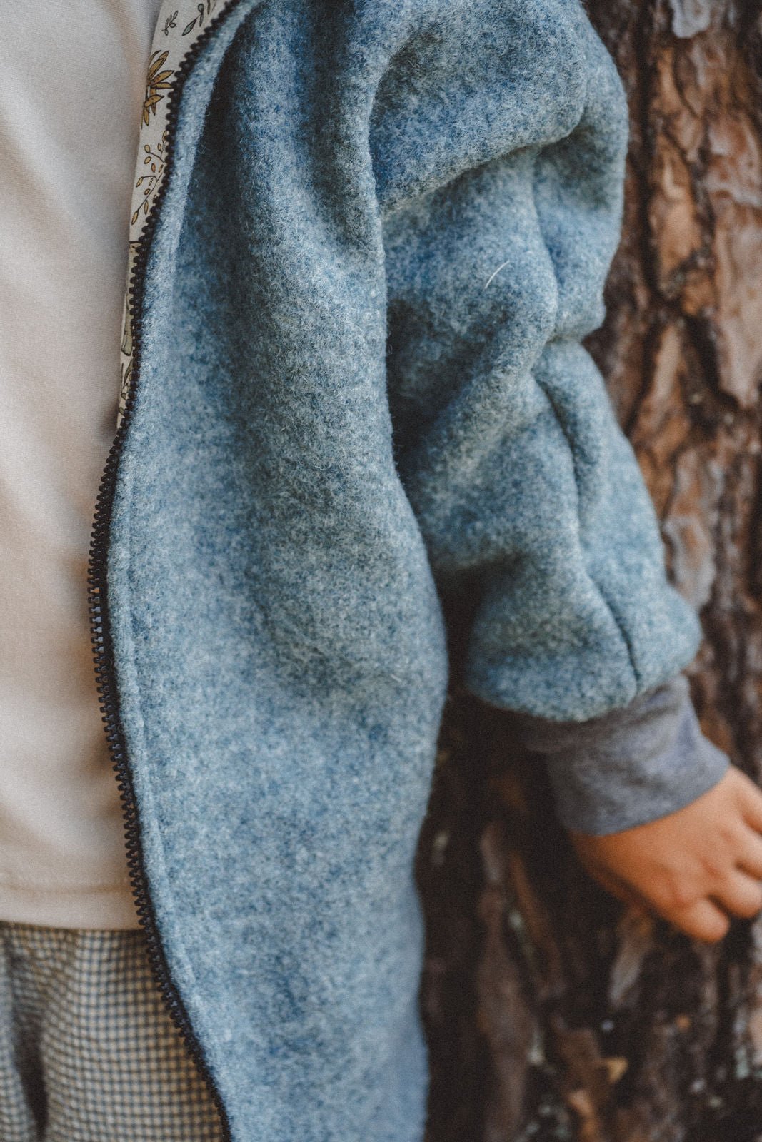 Wollwalk Oversize Jacke Kinder Mint mit Dinoparty - Räuberkinder 3